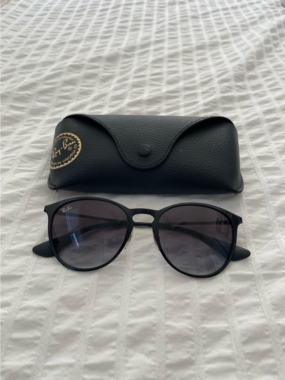 Ray-Ban Erika Sunglasses Polished Black Grey Gradient RB3539 002/8G 54-19 - Picture 2 of 6